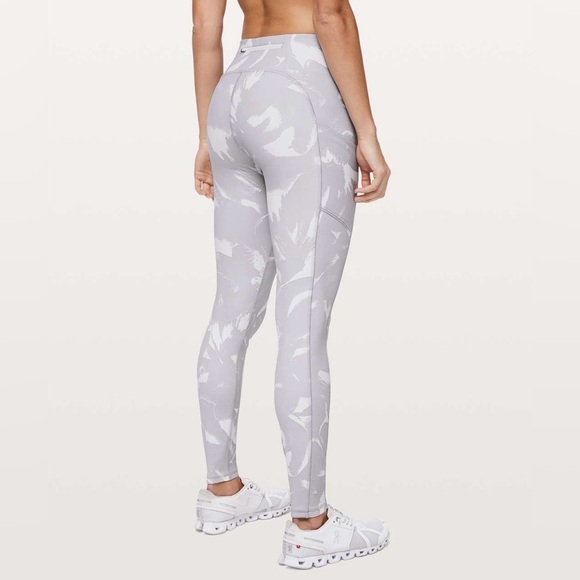 Lululemon Speed Up Tight 28" Luxtreme Flower Pop White Silver Lilac Size 4 - Picture 2 of 8